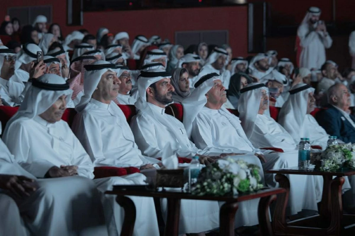 سلطان بن أحمد يشهد فعاليات الاحتفالية إلى جانب عبد الله العويس وإسماعيل عبد الله وأحمد بورحيمة