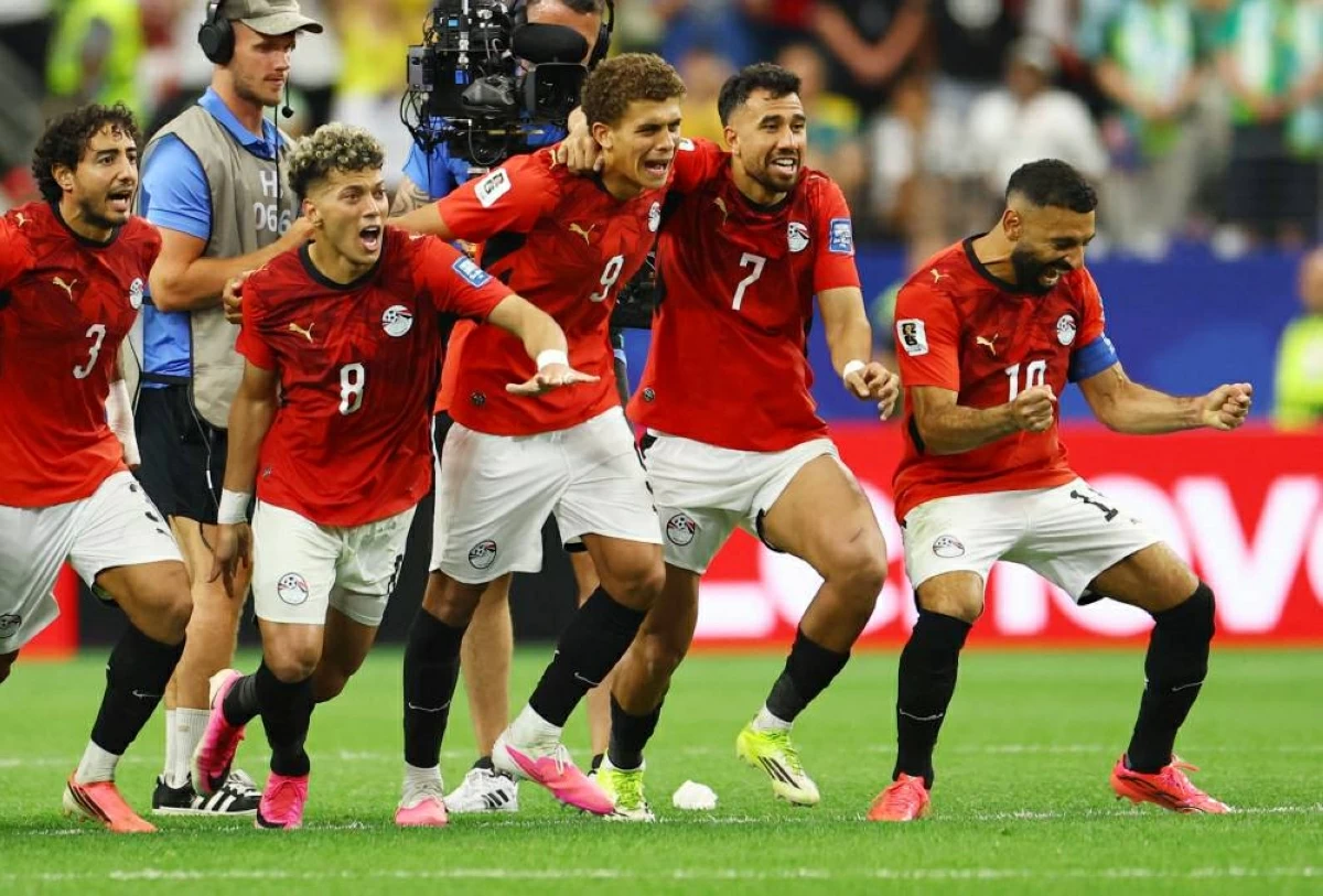 محمد صلاح ورفاقه يجرون فرحاً بالفوز والتأهل