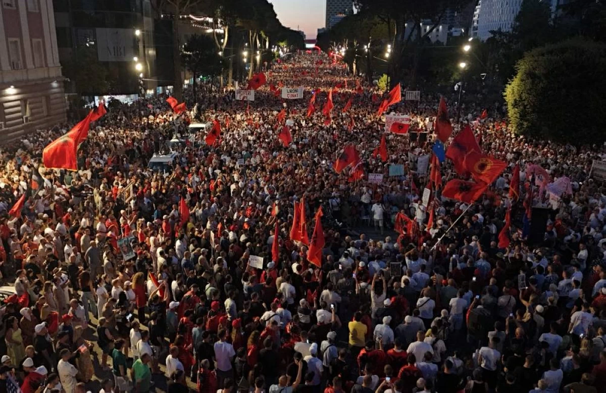 «ثورة الفلامنغو» تستعر في ألبانيا رفضاً لمشروع إيفانكا ترامب