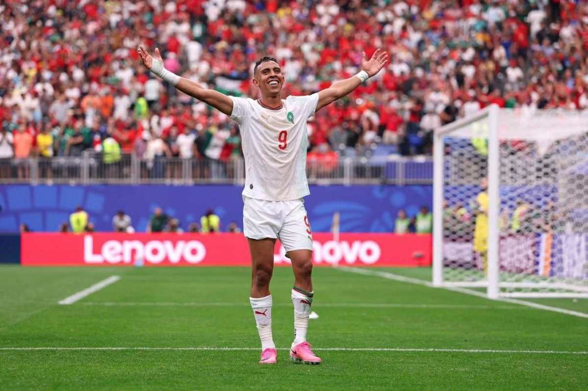سفيان رحيمي نجم المغرب ونادي العين الإماراتي