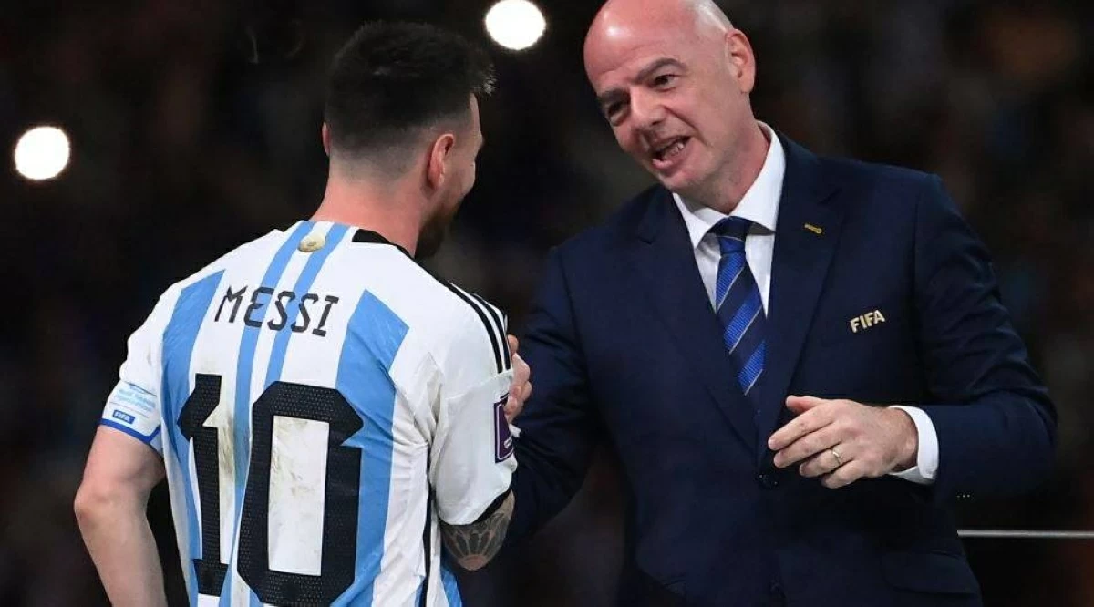 عاجل| «لكنني محايد».. هل أبدى إنفانتينو انحيازاً للأرجنتين قبل مواجهة مصر؟ 