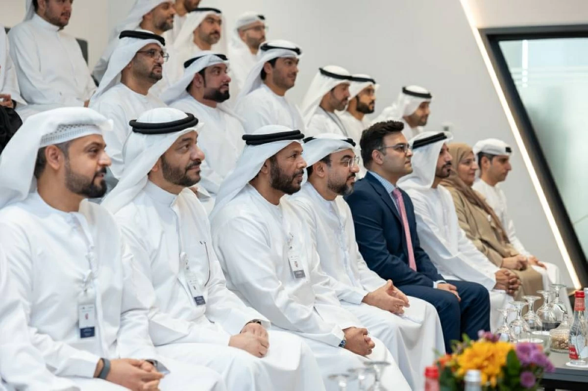 بلدية دبي تحتفي بخريجي برنامج قيادات المستقبل