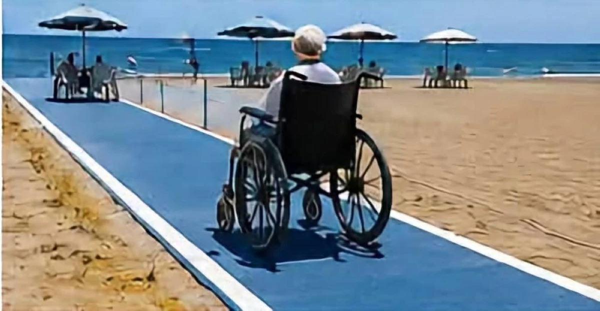 ممر آمن إلى مياه البحر لذوي الهمم في مصر