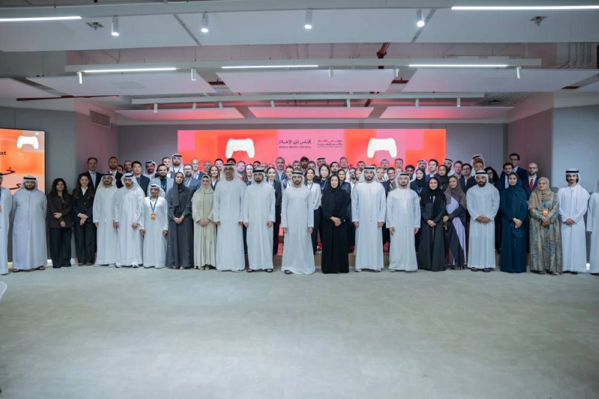 حمدان بن محمد: نثق بفريق يقوده أحمد بن محمد للارتقاء بمنظومة دبي الإعلامية