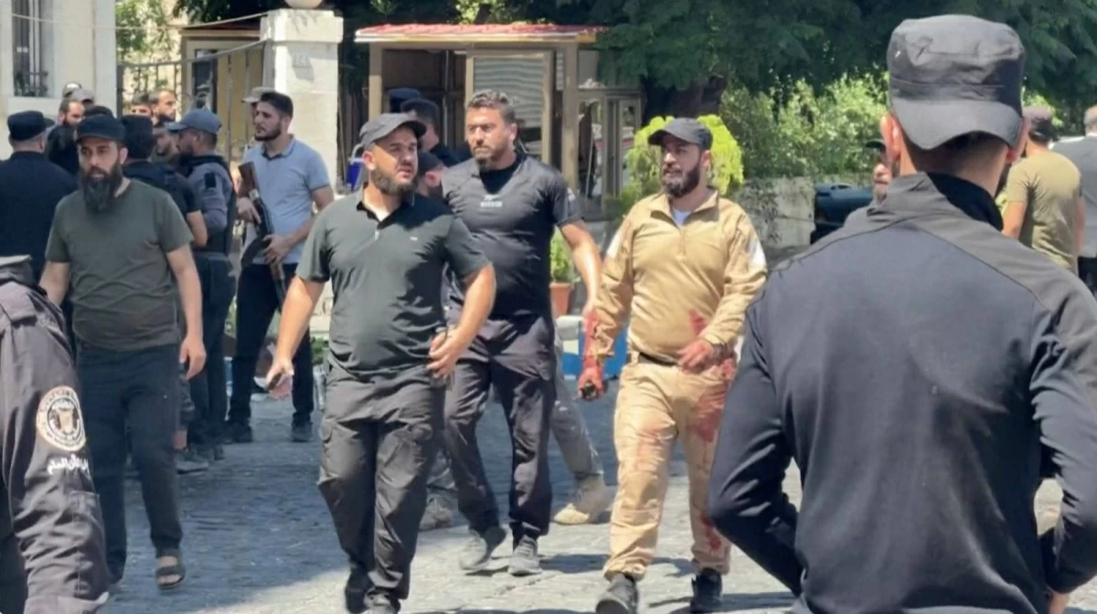 انفجارات قرب مقر إقامة ماكرون في دمشق