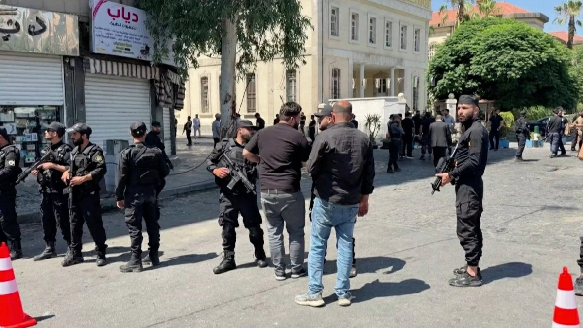 انفجارات قرب مقر إقامة ماكرون في دمشق
