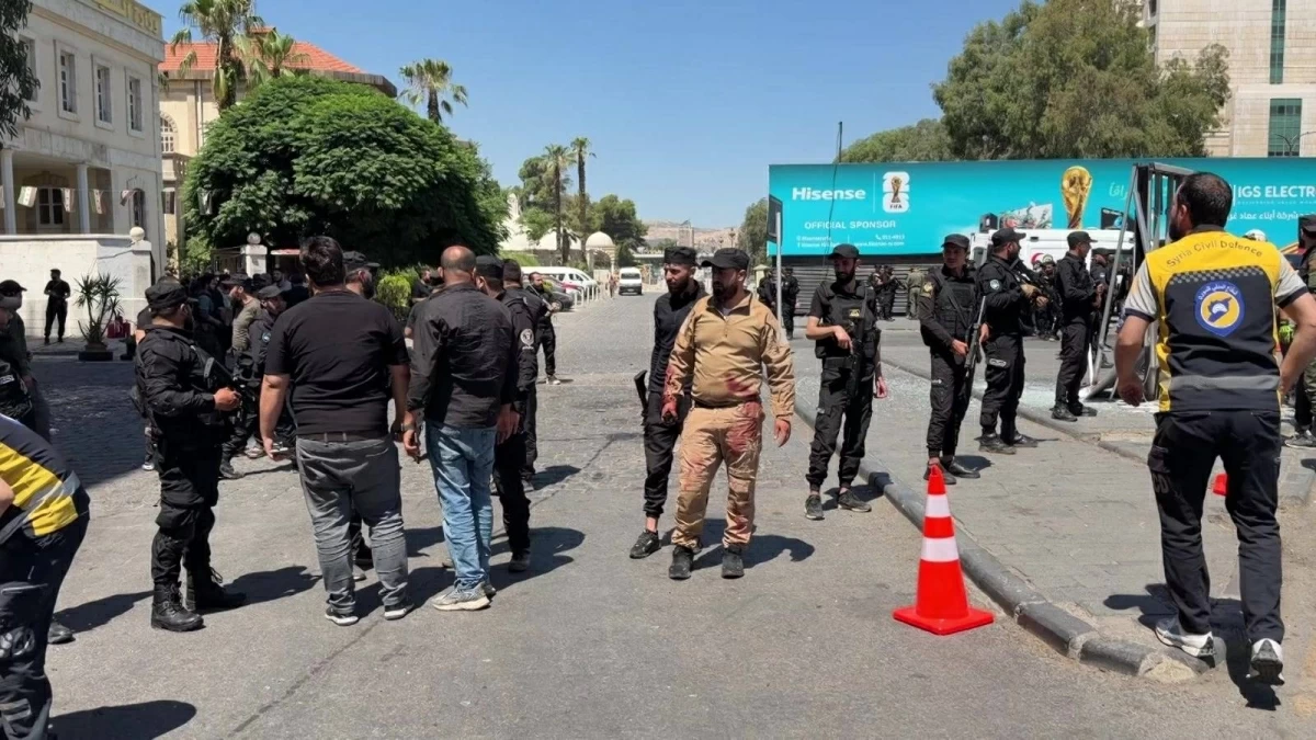 انفجارات قرب مقر إقامة ماكرون في دمشق