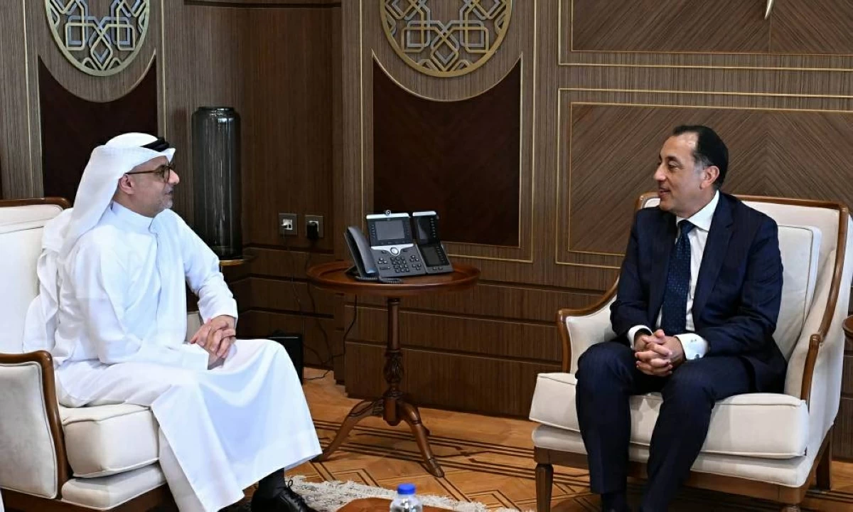 مصطفى مدبولي خلال استقباله جاسم الزعابي