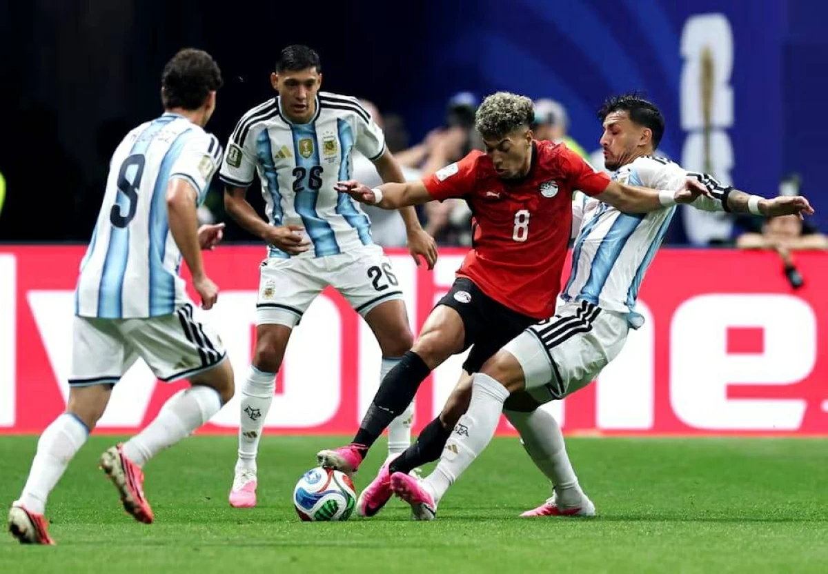 كأس العالم 2026.. إمام عاشور يطلب التبديل بعد شوط من مباراة مصر والأرجنتين