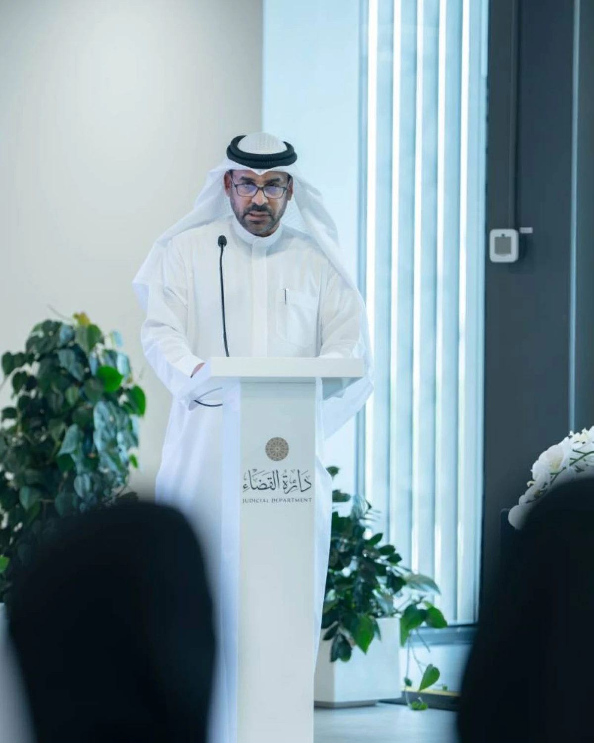 سلطان بن أحمد: تحسين تجربة المتعاملين أولوية لـ «قضاء الشارقة»