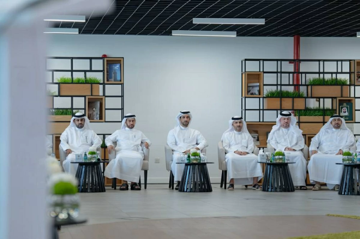 سلطان بن أحمد: تحسين تجربة المتعاملين أولوية لـ «قضاء الشارقة»