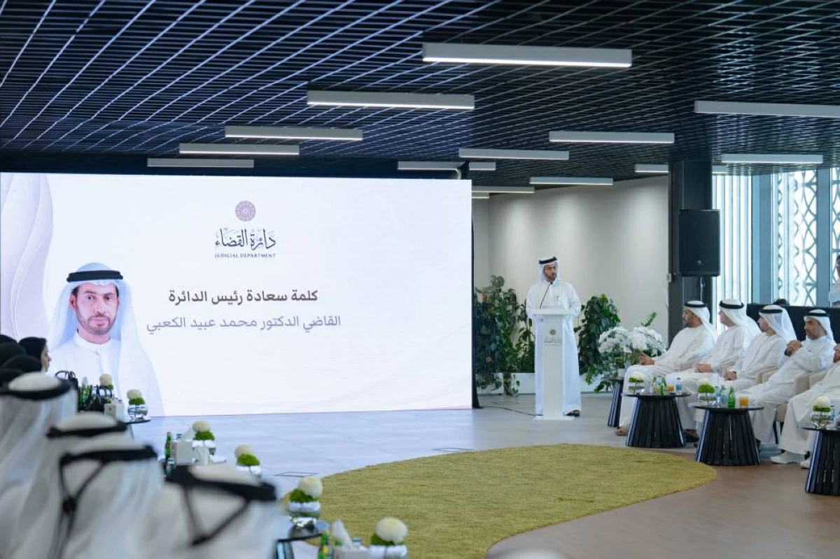 سلطان بن أحمد: تحسين تجربة المتعاملين أولوية لـ «قضاء الشارقة»