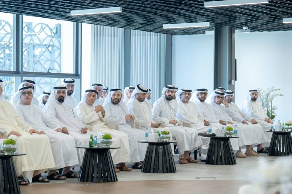 سلطان بن أحمد: تحسين تجربة المتعاملين أولوية لـ «قضاء الشارقة»