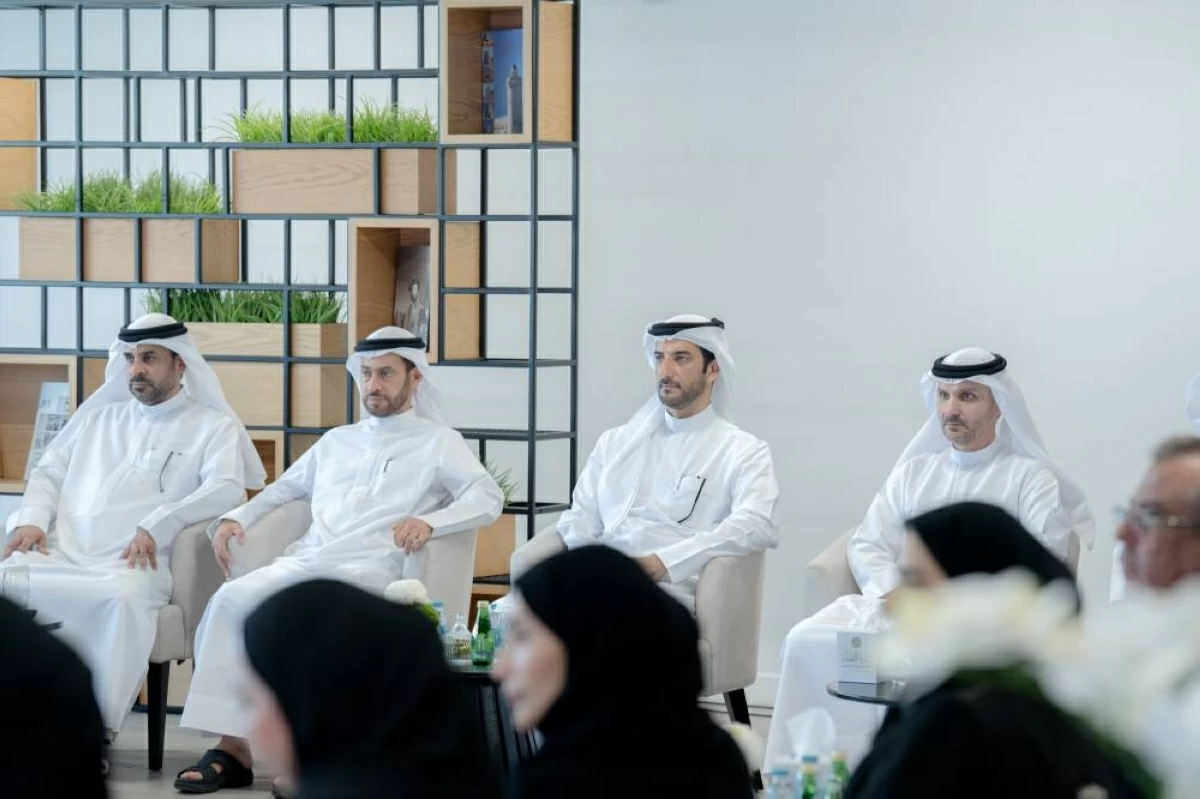 سلطان بن أحمد: تحسين تجربة المتعاملين أولوية لـ «قضاء الشارقة»
