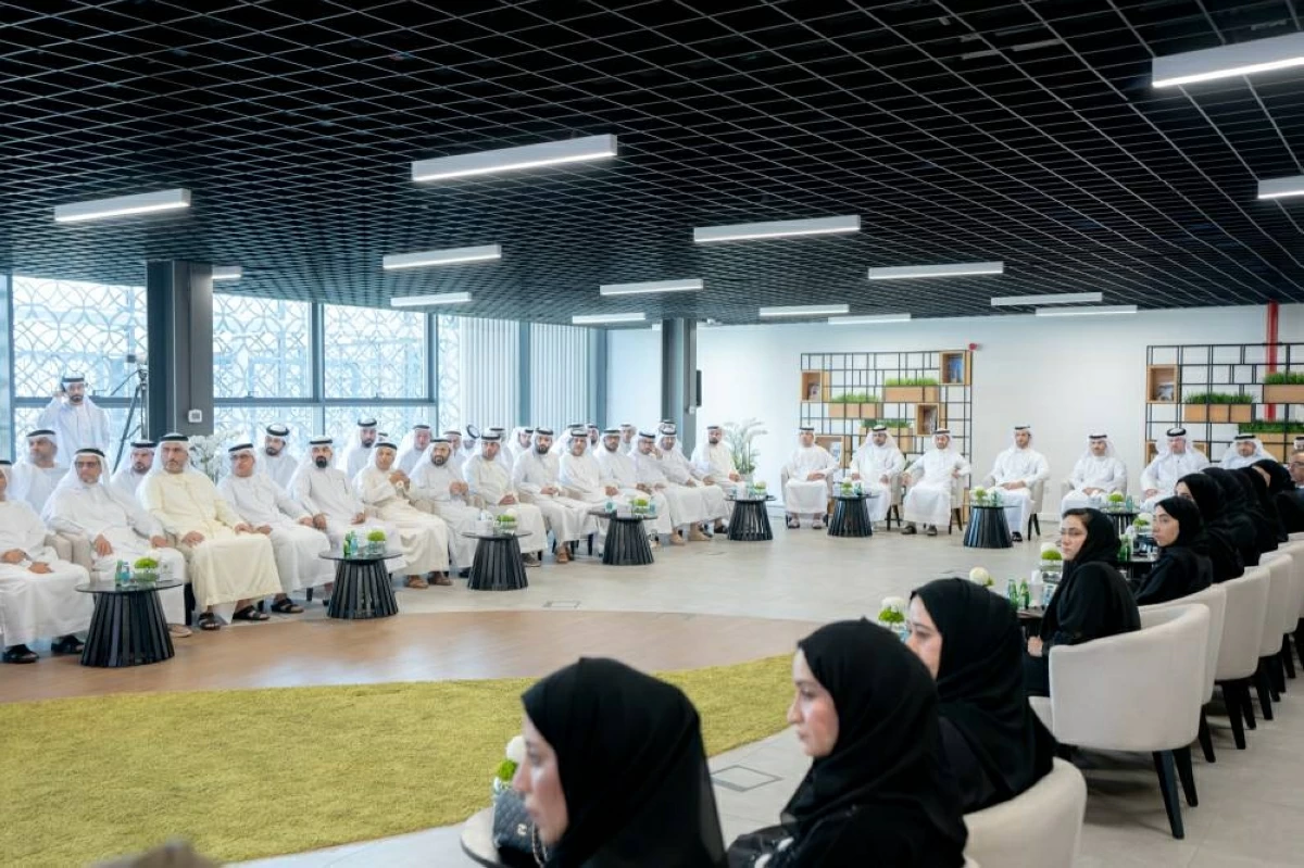 سلطان بن أحمد: تحسين تجربة المتعاملين أولوية لـ «قضاء الشارقة»