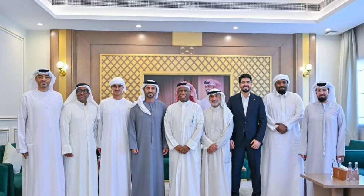 عبدالعزيز بن حميد يلتقي ضيوف «المجلس الخليجي»