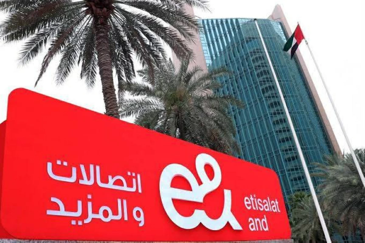عاجل | «إي آند» تبيع حصتها في «فودافون» بـ 21.8 مليار درهم #صحيفة_الخليج 