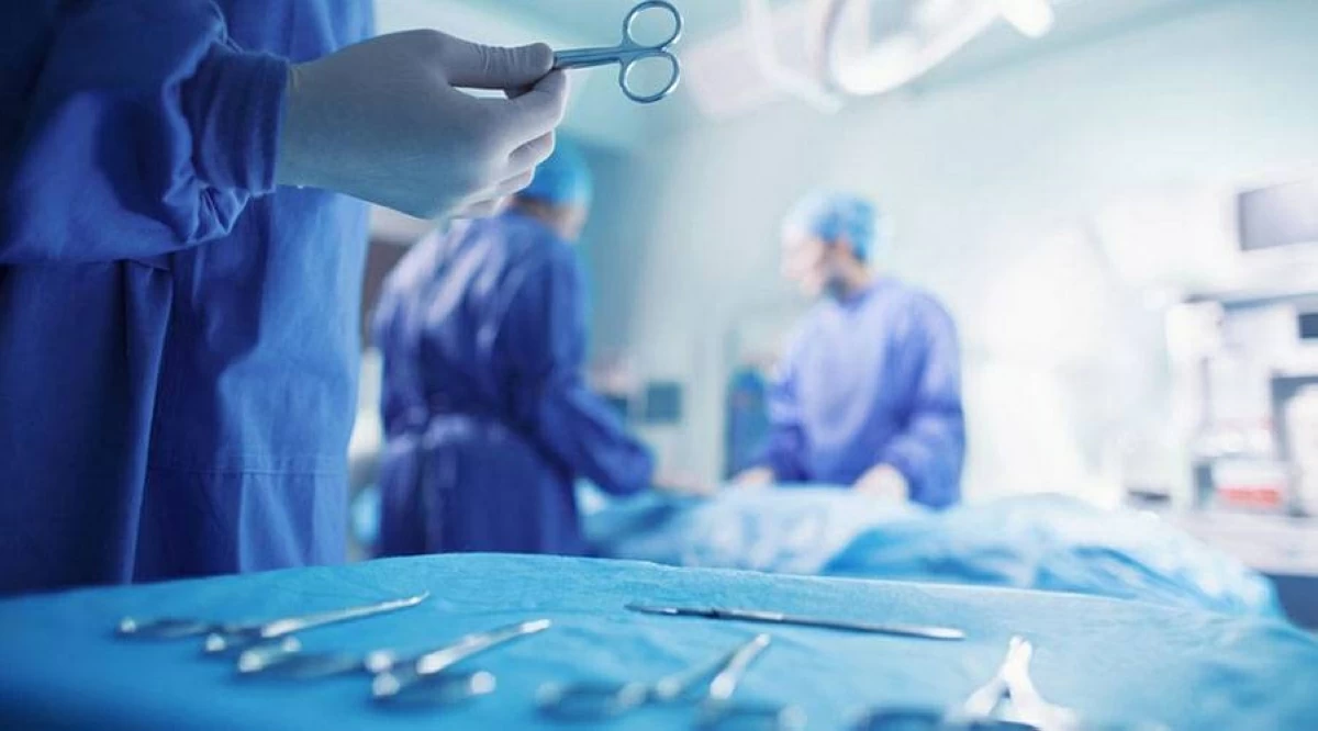 موجة الحر تقتحم المستشفيات في بريطانيا وتعطل العمليات