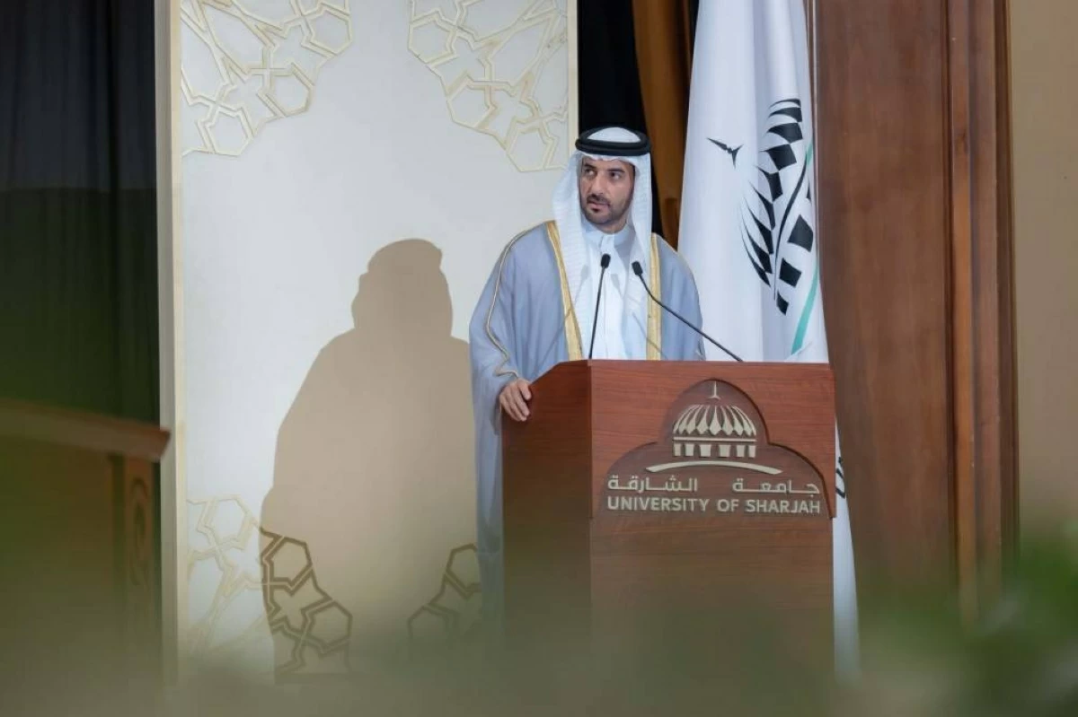سلطان بن أحمد يوجه بتخصيص منح دراسية في جامعة الشارقة لأوائل الثانوية العامة