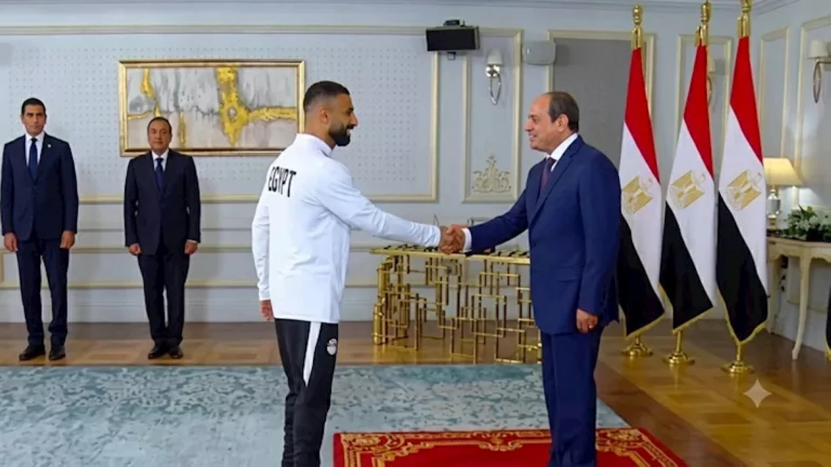 ماذا قال السيسي عن محمد صلاح ومصطفى شوبير؟