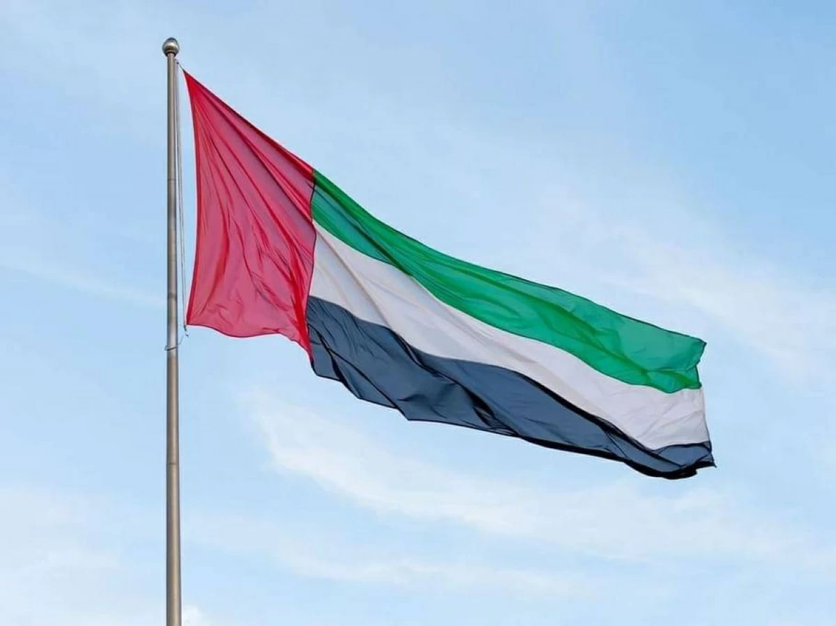 حكام الإمارات يعزون أمير قطر في وفاة الشيخ حمد بن خليفة آل ثاني