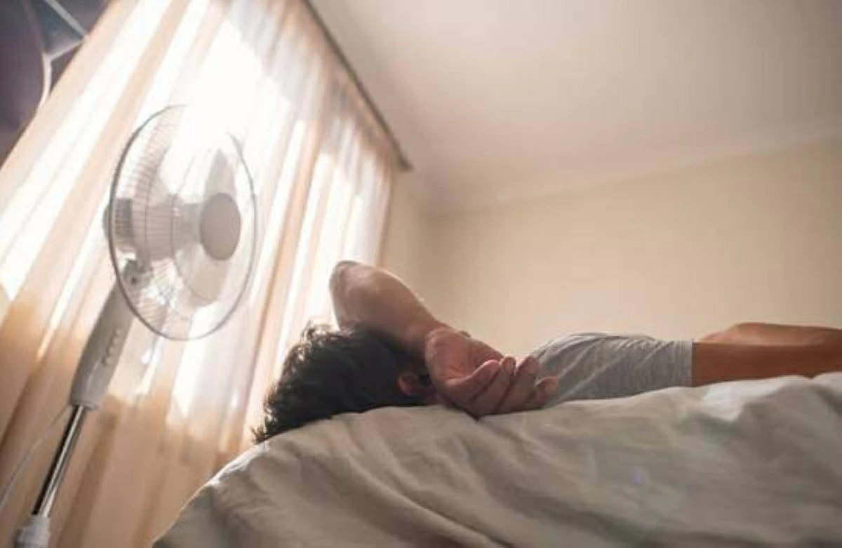 المروحة أثناء النوم.. فوائد ومخاطر