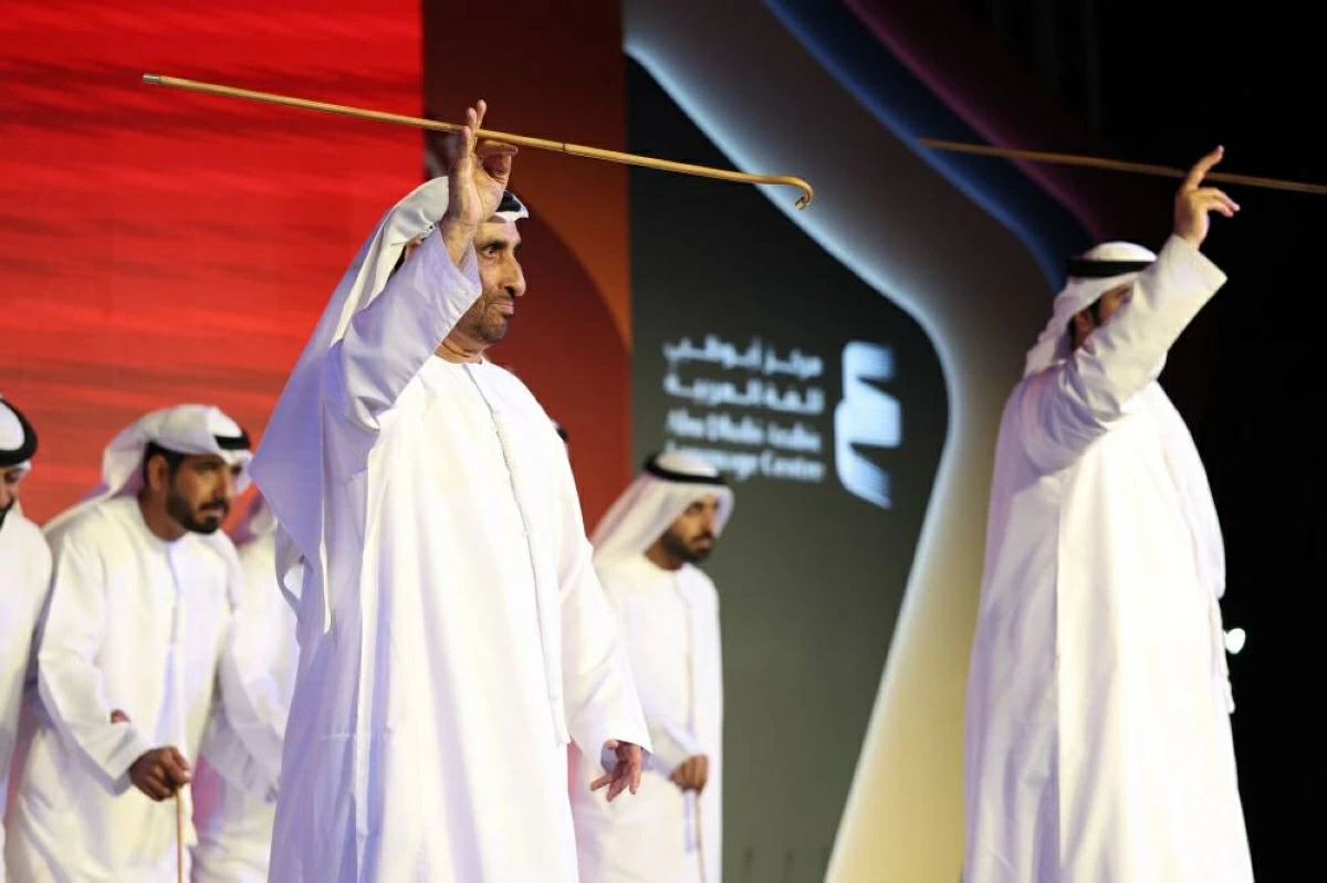 «أبوظبي للغة العربية» يوثق فن الرزيف الشعري