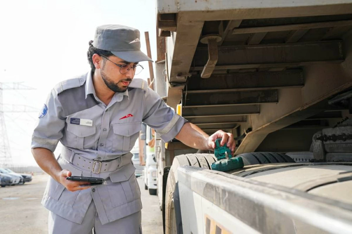 دبي.. إطلاق حملة التوعية المرورية لسائقي الشاحنات وأصحاب شركات النقل