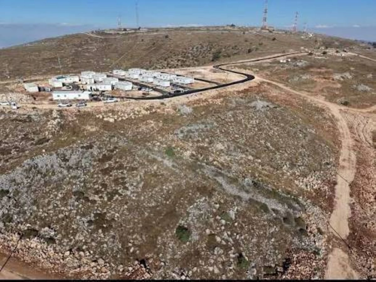 مستوطنة جديدة فوق جبل عيبال.. إسرائيل تطبق الحصار على نابلس