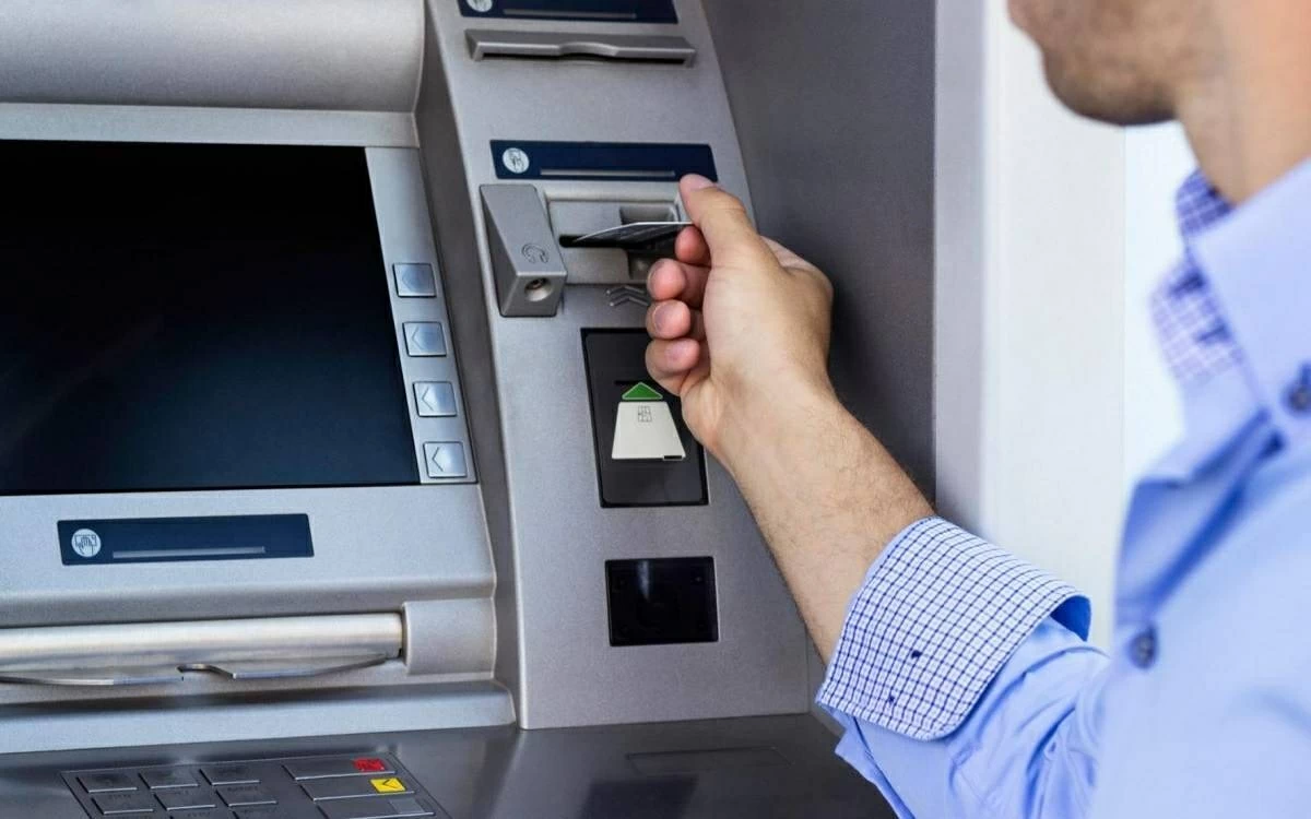العملاء يركزون على المزايا ويغفلون عن الرسوم
