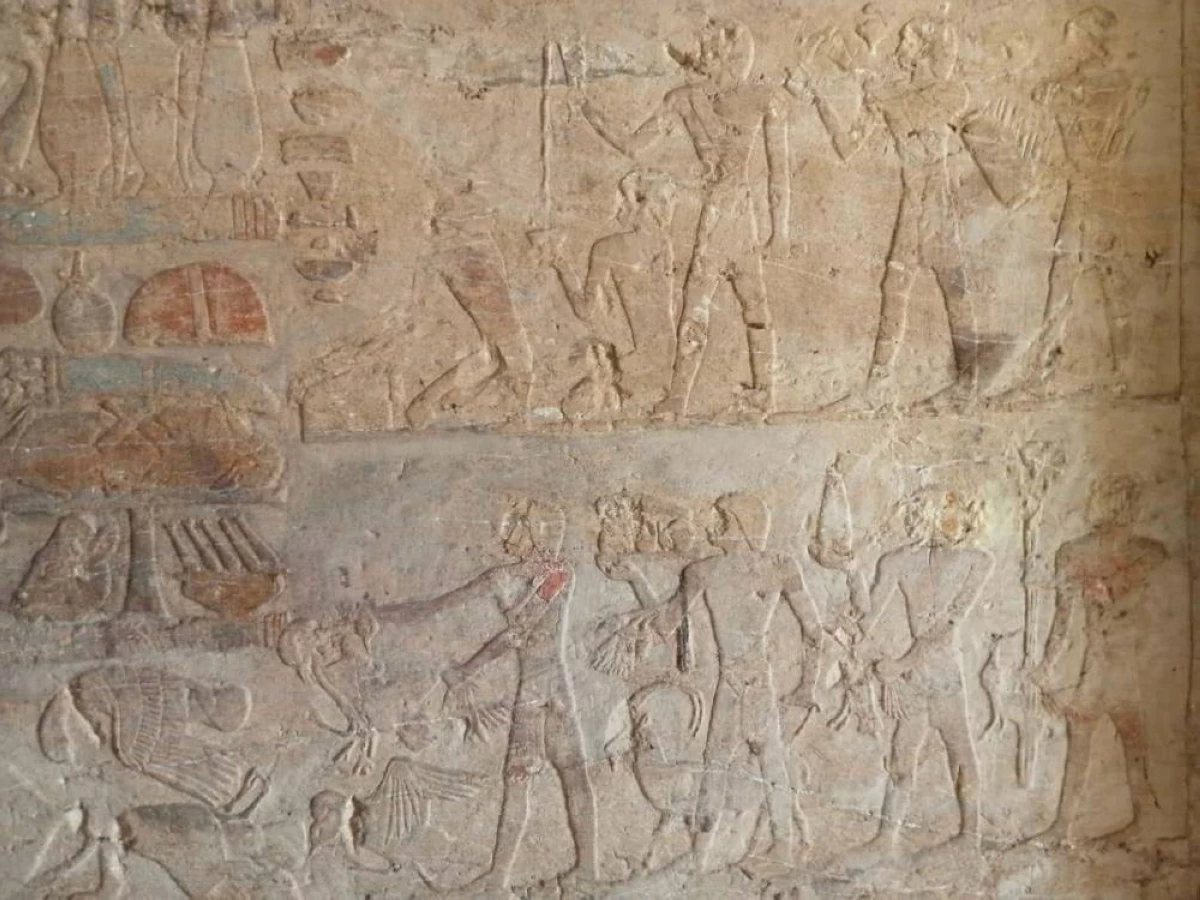 اكتشاف 3 مقابر صخرية من عصر الدولة الحديثة في مصر