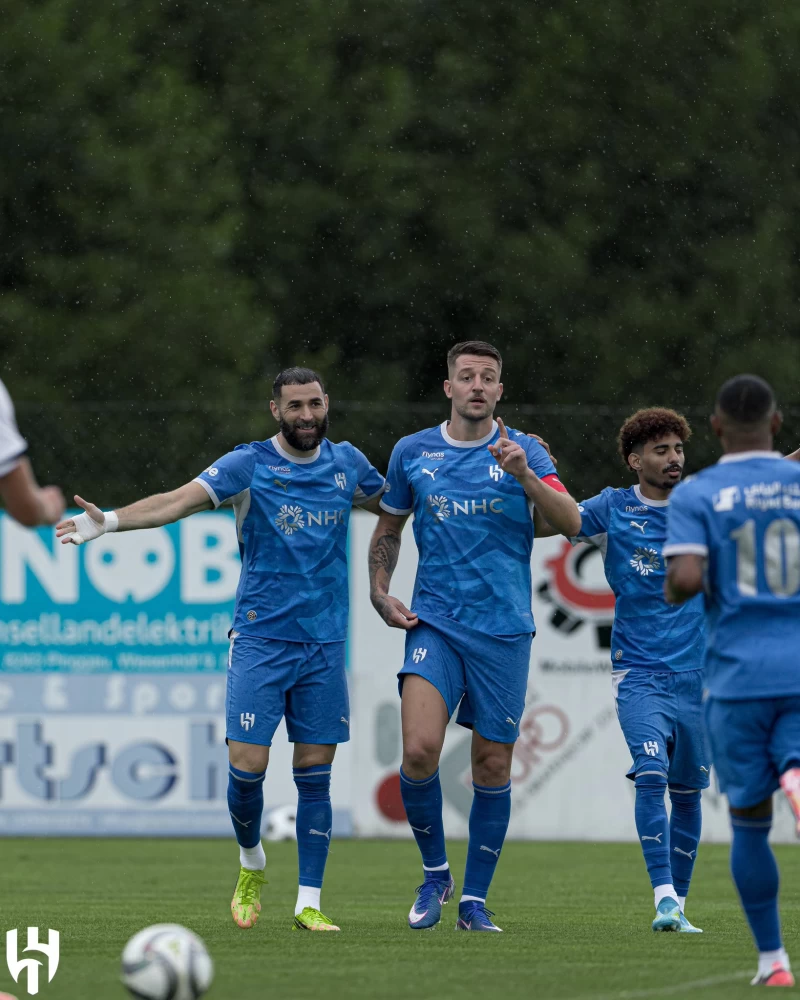 الهلال يكسب التجربة النمساوية بثنائية بنزيمة ومالكوم