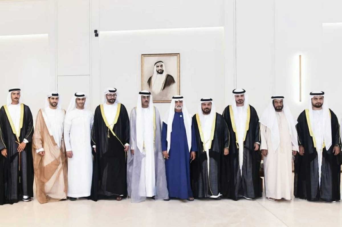 نهيان بن مبارك يحضر أفراح القحطاني والنعيمي