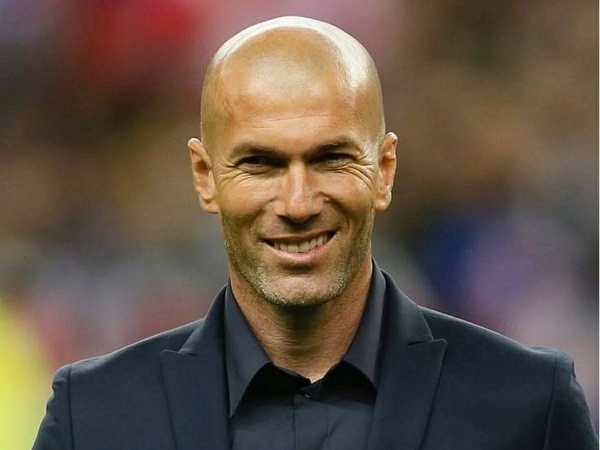 زين الدين زيدان مدرباً لمنتخب فرنسا بعقد طويل الأمد.. راتب خيالي ينتظر استثناءً حكومياَ