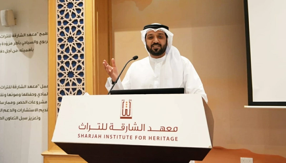د.خالد الشحي يتحدث إلى الحضور