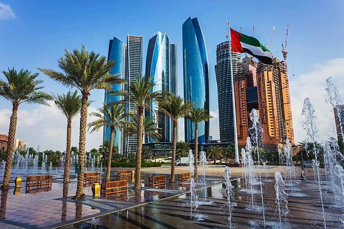 موانئ الإمارات وخطط الطاقة تعزز مرونة سلاسل الإمداد