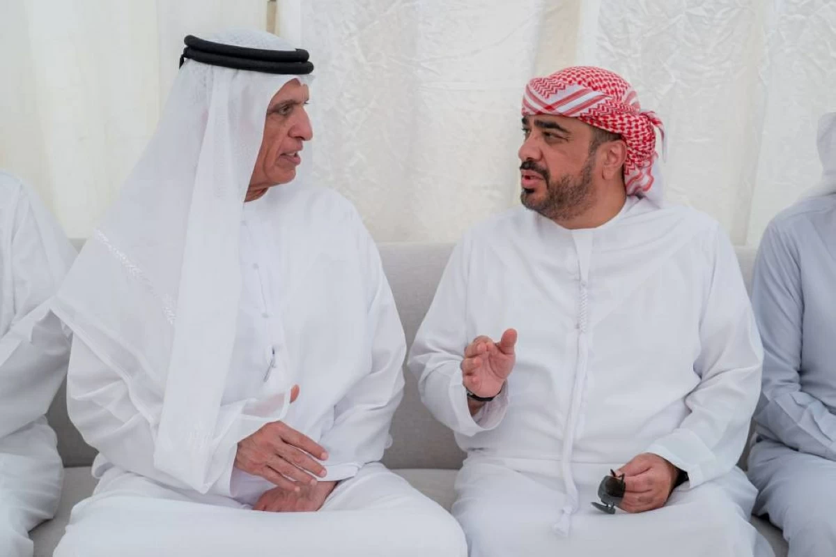 سعود بن صقر يعزّي في وفاة عبدالله النعيمي