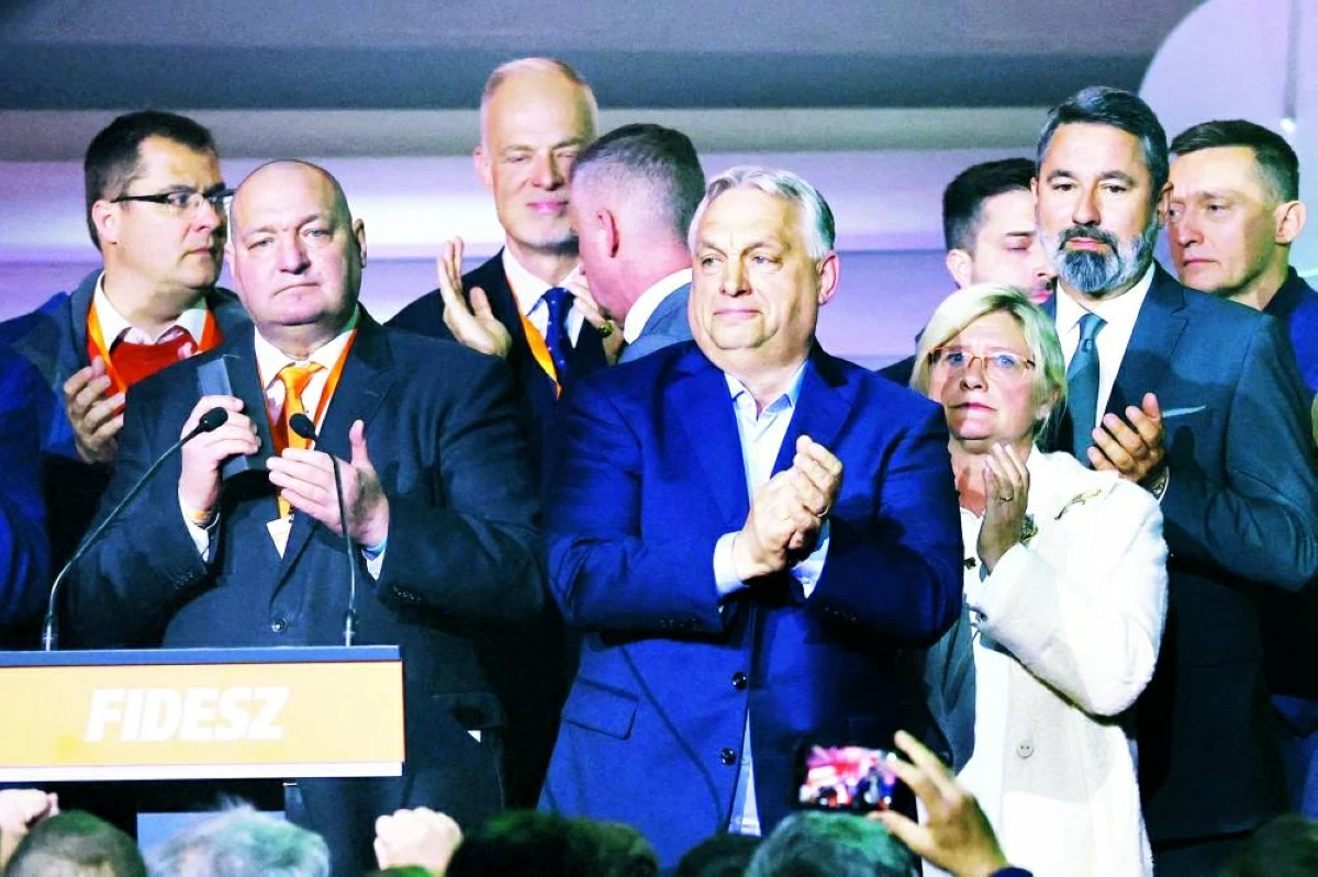 أوربان في مقر حملته الانتخابية بعد إعلان النتائج الجزئية (أرشيفية)