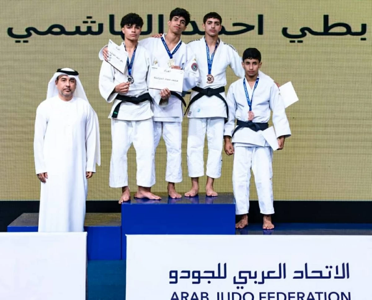 بطي الهاشمي يتوسط أبطال وزن تحت 60 كجم