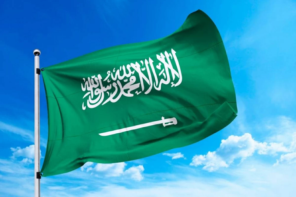 السعودية: استهداف سفينة تابعة لإحدى شركاتنا في البحر الأحمر وسلامة طاقمها