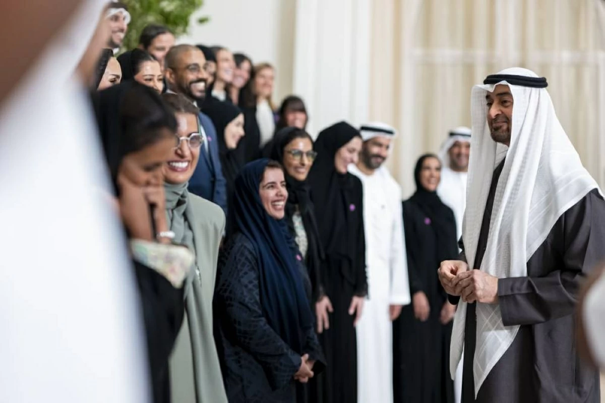 محمد بن زايد يشكر جهود فريق احتفال عيد الاتحاد الـ 54