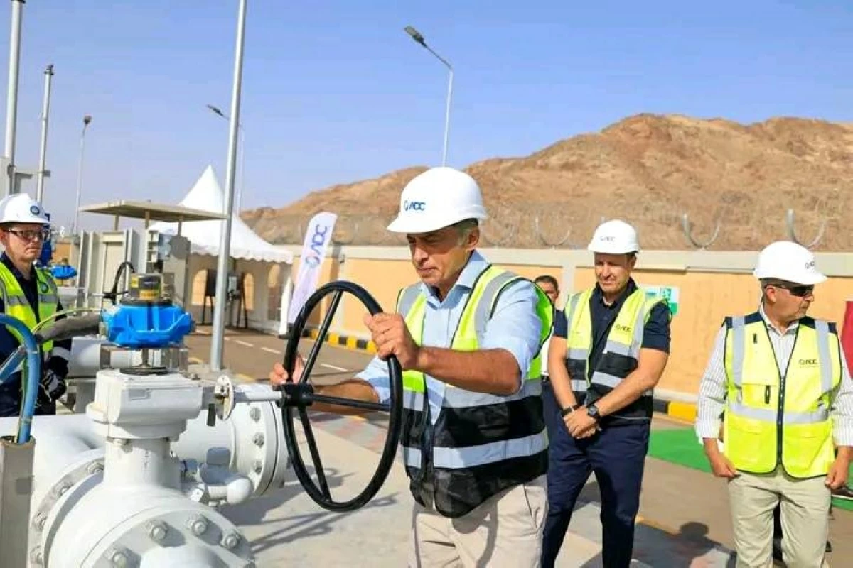 جعفر حسان يضع حجر الأساس للمحطة