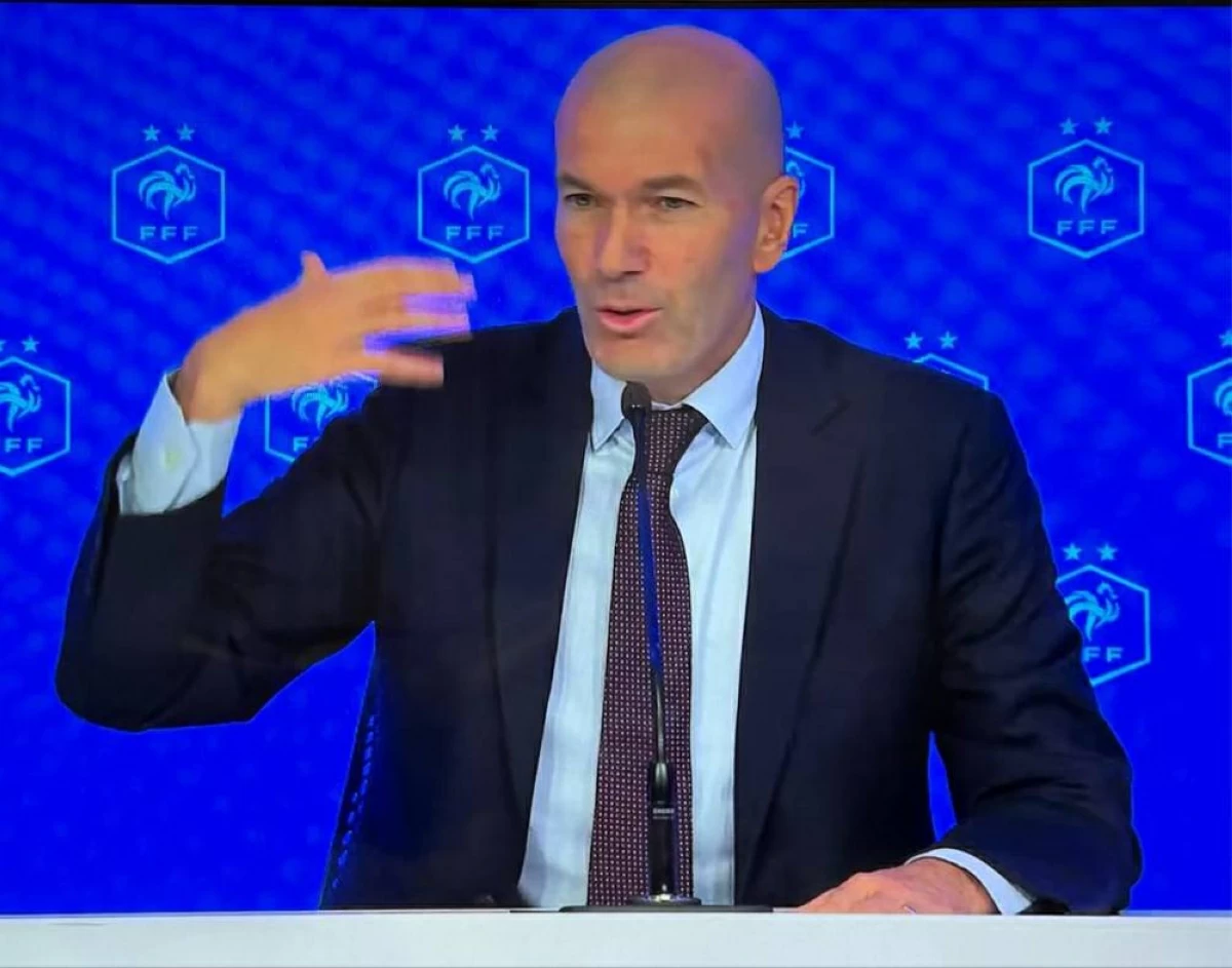 زيدان مدرباً لفرنسا بحلم كأس العالم 2030