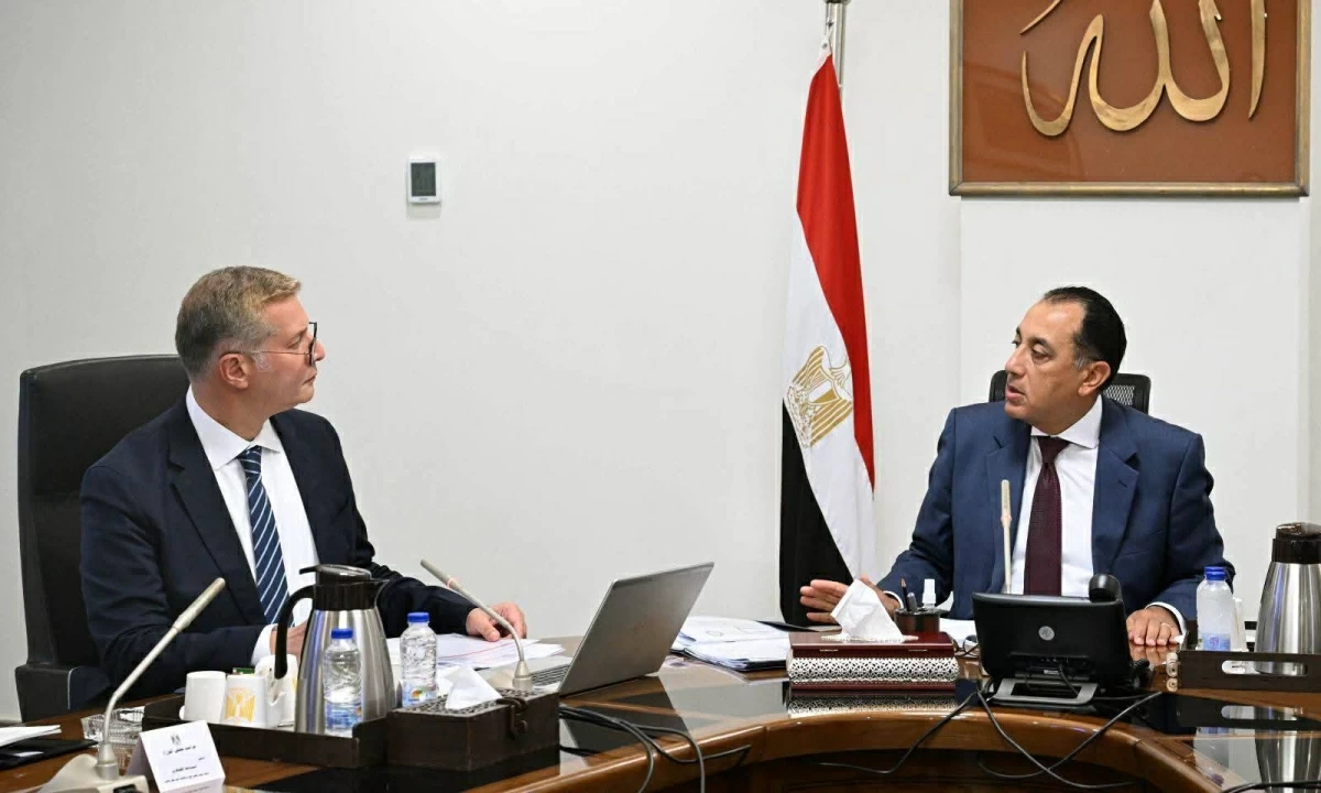 مصطفى مدبولي وكريم بدوي خلال الاجتماع