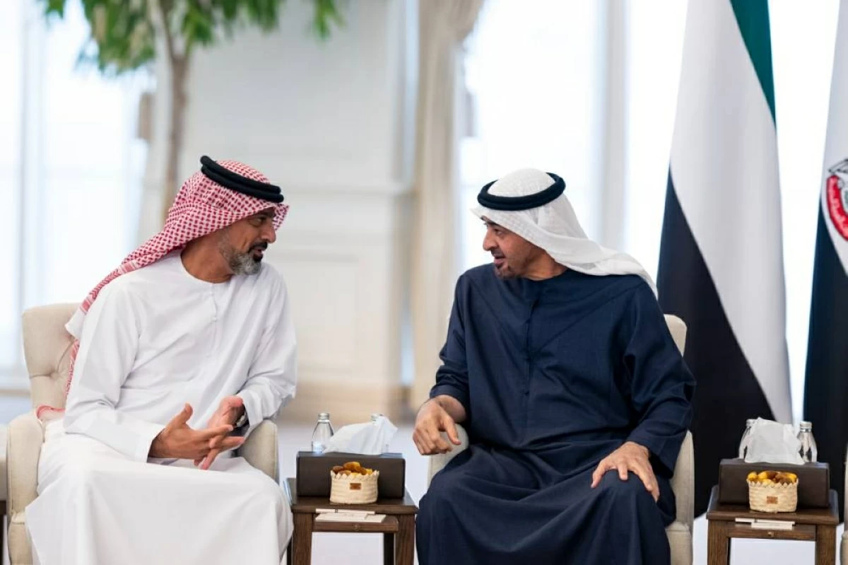 محمد بن زايد وولي عهد عجمان يبحثان شؤون الوطن والمواطن