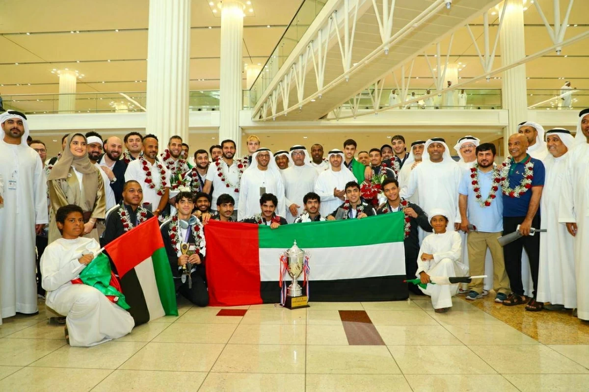 محمد المري وغانم الهاجري ومحمد الحصان مع وصيف آسيا لشباب اليد