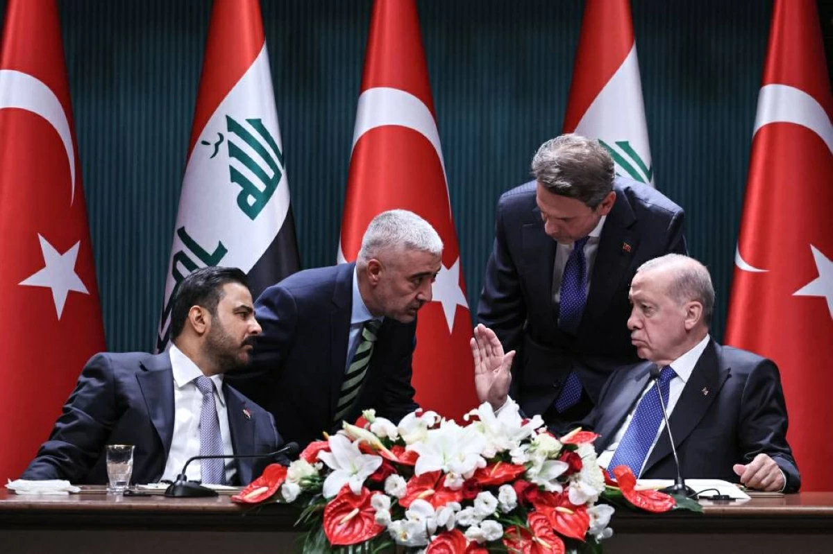 أمام أردوغان والزيدي..  رفض مفاجئ من وزير عراقي لتوقيع اتفاقية (فيديو)