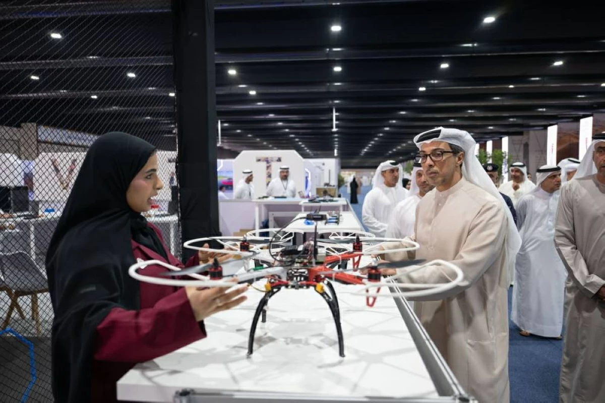 منصور بن زايد: أبناء الإمارات ثروة الوطن الحقيقية