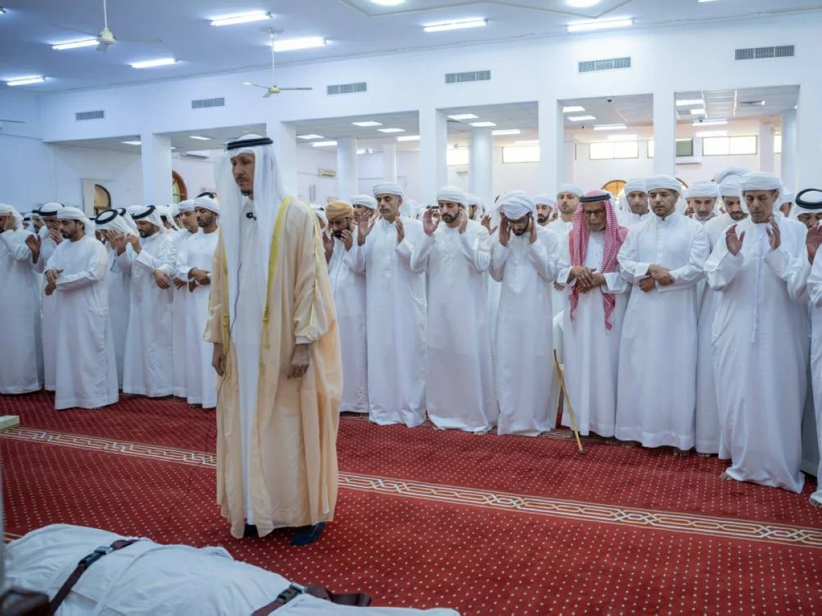 حمدان بن محمد يحضر تشييع جثمان سالم حمد العامري