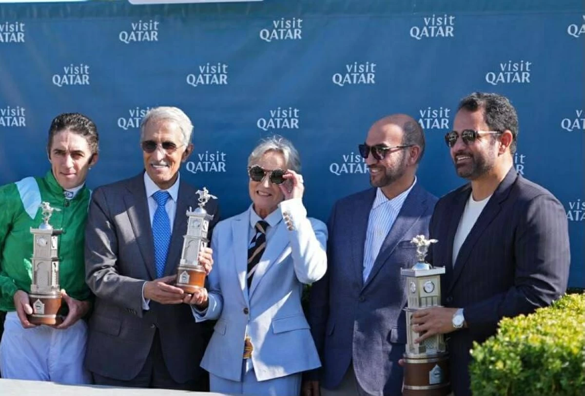 الجواد الإماراتي «آر بي كينج ميكر» يفوز بجائزة المليون دولار في «التاج الثلاثي»
